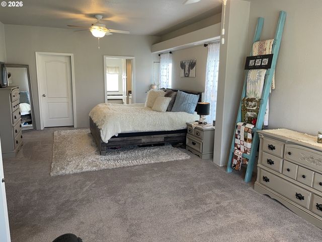 6404 LOOKINGGLASS Rd, Roseburg, OR 97471