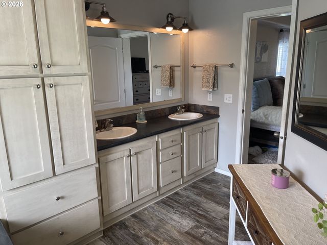 6404 LOOKINGGLASS Rd, Roseburg, OR 97471