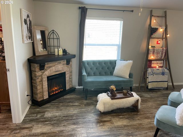 6404 LOOKINGGLASS Rd, Roseburg, OR 97471