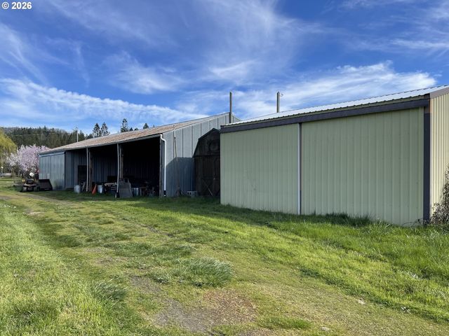 6404 LOOKINGGLASS Rd, Roseburg, OR 97471