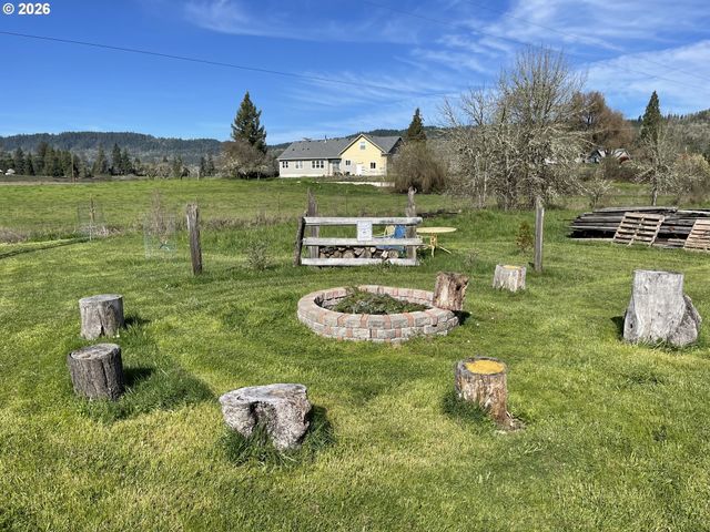 6404 LOOKINGGLASS Rd, Roseburg, OR 97471