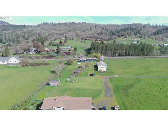 6404 LOOKINGGLASS Rd, Roseburg, OR 97471