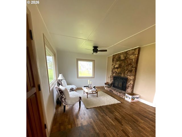 6404 LOOKINGGLASS Rd, Roseburg, OR 97471