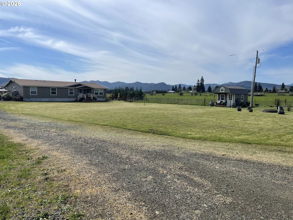 6404 LOOKINGGLASS Rd, Roseburg, OR 97471