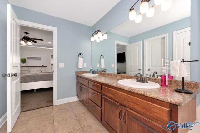 124 Bucks Pocket Drive, New Market, AL 35761