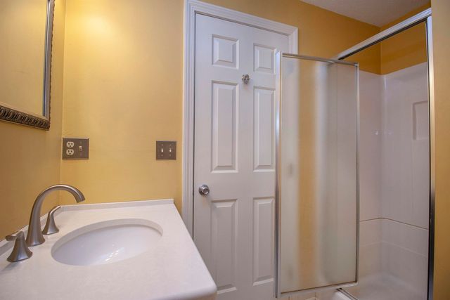 201 Winding Pond Road, Londonderry, NH 03053