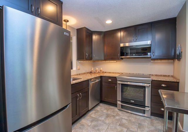 201 Winding Pond Road, Londonderry, NH 03053