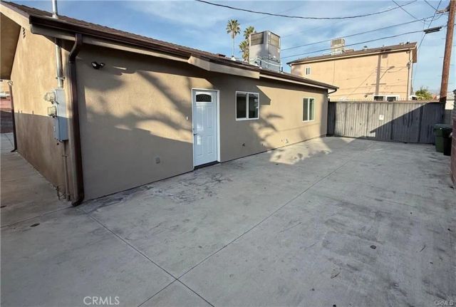 8220 Whitsett Avenue, North Hollywood, CA 91605