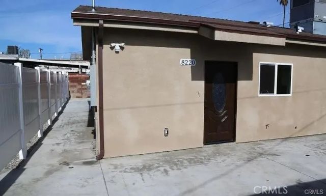 8220 Whitsett Avenue, North Hollywood, CA 91605