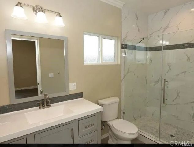 8220 Whitsett Avenue, North Hollywood, CA 91605