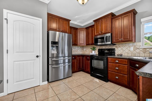 5933 LONGVIEW LANE, Trussville, AL 35173