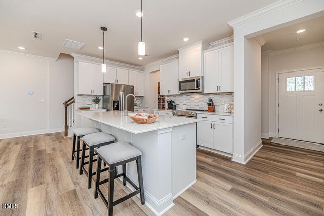 208 Golden Gate Lane, Chapel Hill, NC 27516