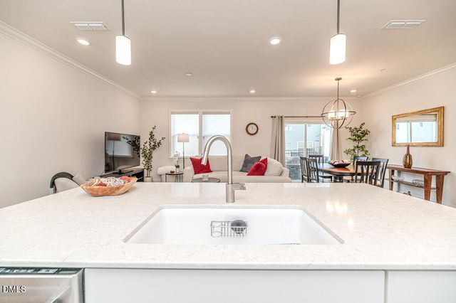 208 Golden Gate Lane, Chapel Hill, NC 27516