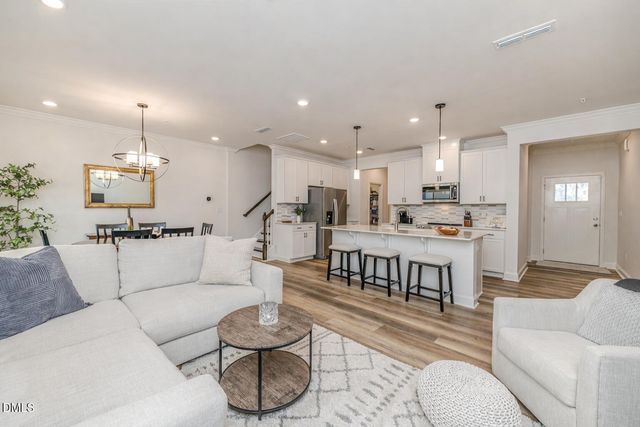 208 Golden Gate Lane, Chapel Hill, NC 27516