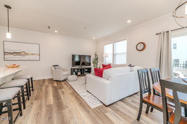 208 Golden Gate Lane, Chapel Hill, NC 27516