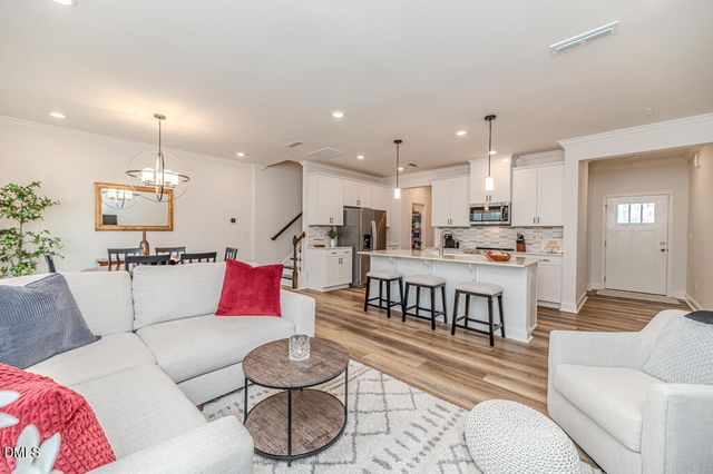 208 Golden Gate Lane, Chapel Hill, NC 27516