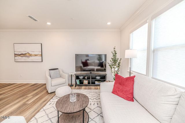 208 Golden Gate Lane, Chapel Hill, NC 27516