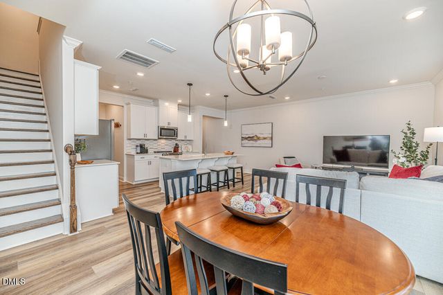 208 Golden Gate Lane, Chapel Hill, NC 27516