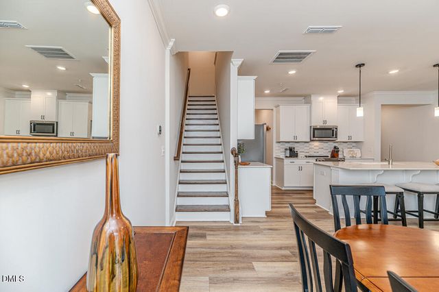 208 Golden Gate Lane, Chapel Hill, NC 27516