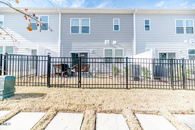 208 Golden Gate Lane, Chapel Hill, NC 27516