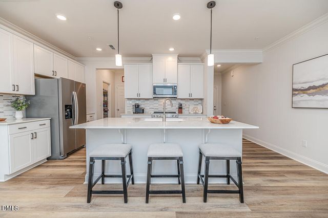 208 Golden Gate Lane, Chapel Hill, NC 27516