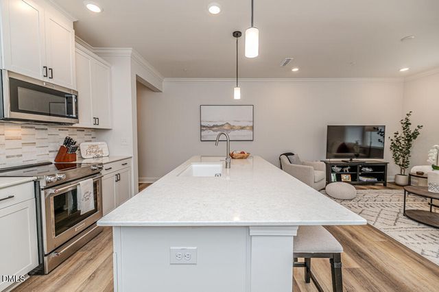 208 Golden Gate Lane, Chapel Hill, NC 27516