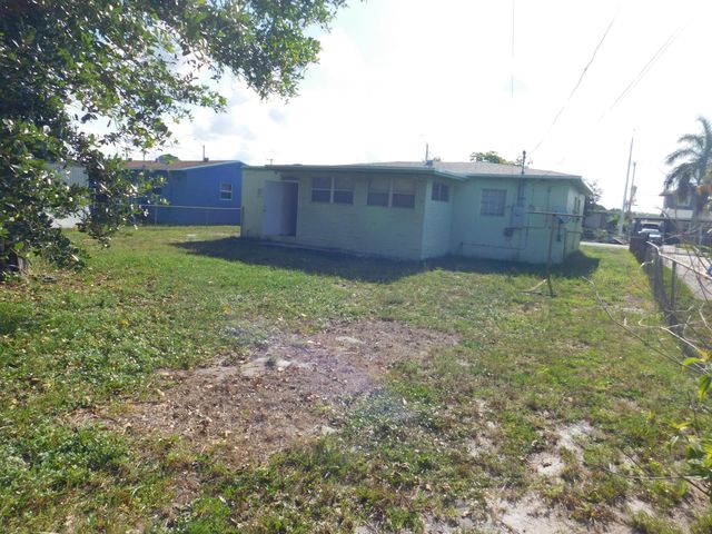 435 NW 30th Avenue, Fort Lauderdale, FL 33311