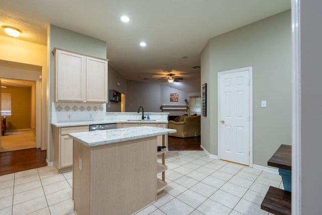 175 N Wimberly Way, Conroe, TX 77385