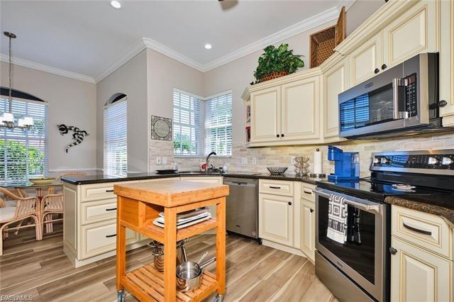 9240 Willowcrest CT, Fort Myers, FL 33908