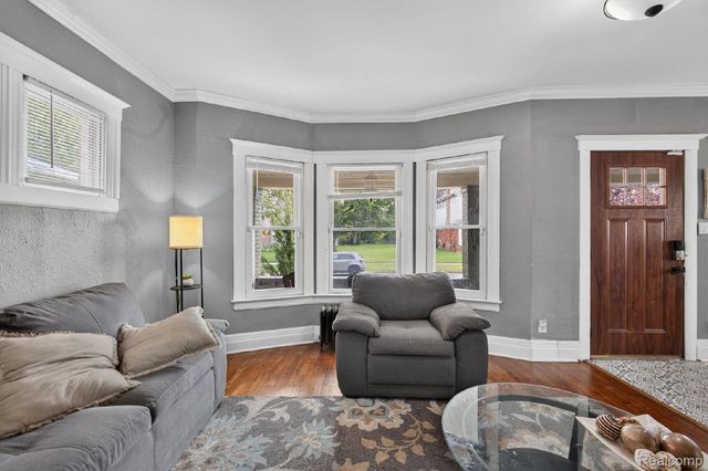 90 Richton Street, Highland Park, MI 48203