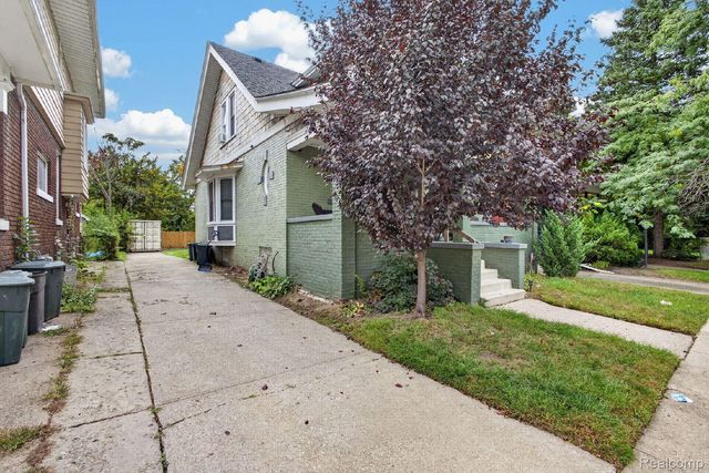 90 Richton Street, Highland Park, MI 48203