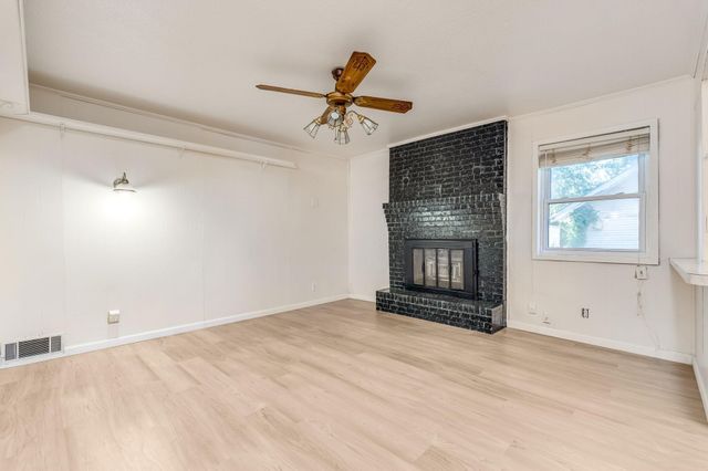 921 Evans Street, Bonham, TX 75418