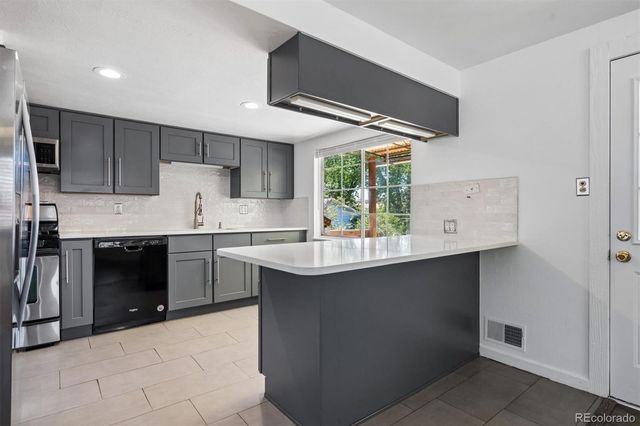 13473 Fitzsimons Way, Aurora, CO 80011