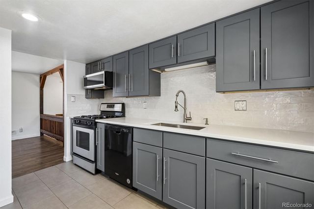 13473 Fitzsimons Way, Aurora, CO 80011