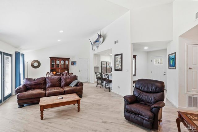 2829 Via Roma Ct, Gulf Breeze, FL 32563