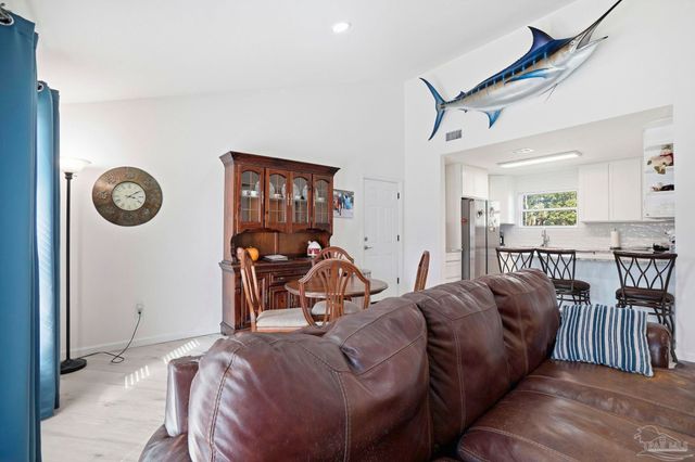 2829 Via Roma Ct, Gulf Breeze, FL 32563