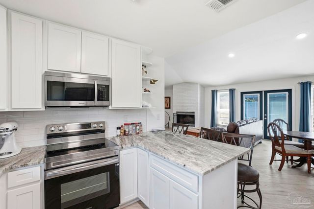 2829 Via Roma Ct, Gulf Breeze, FL 32563