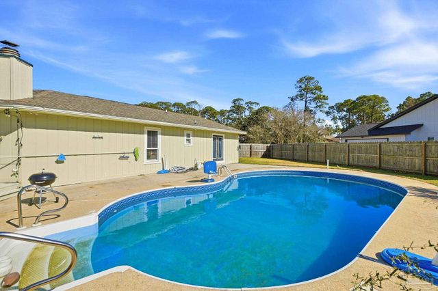 2829 Via Roma Ct, Gulf Breeze, FL 32563