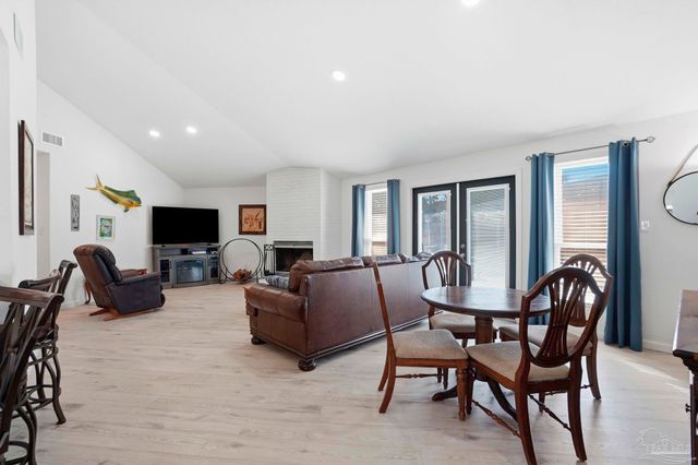 2829 Via Roma Ct, Gulf Breeze, FL 32563