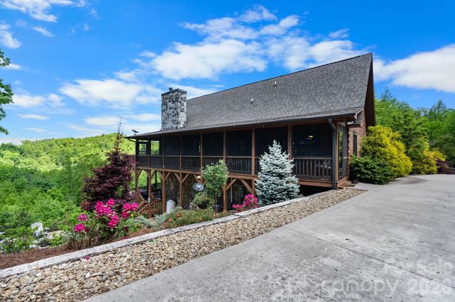 6749 Fire Crest Lane, Lenoir, NC 28645