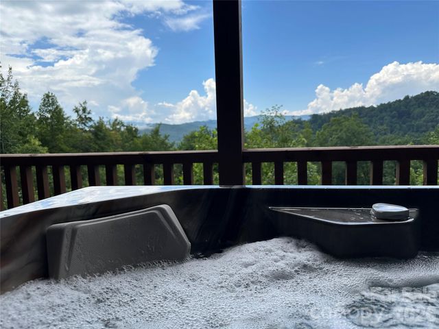 6749 Fire Crest Lane, Lenoir, NC 28645