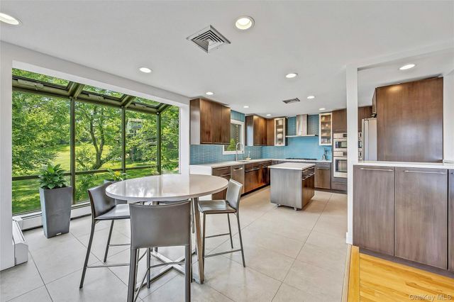 33 Hirst Road, Briarcliff Manor, NY 10510