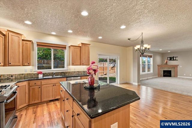 2389 Scenic Dr NW, Albany, OR 97321