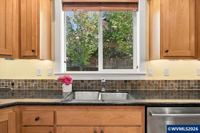 2389 Scenic Dr NW, Albany, OR 97321