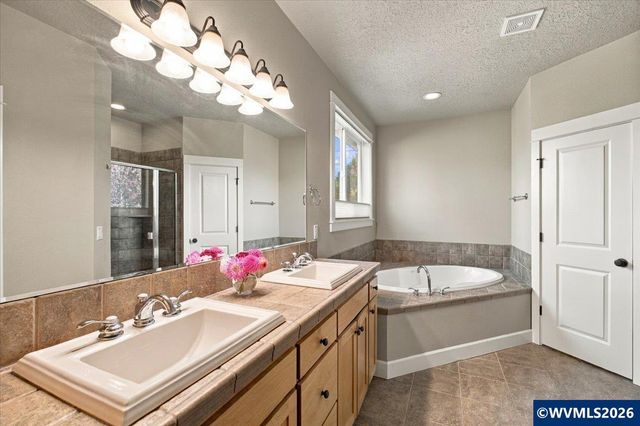 2389 Scenic Dr NW, Albany, OR 97321