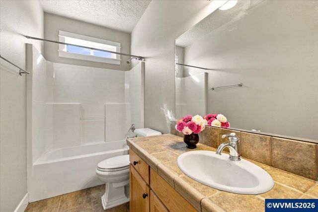 2389 Scenic Dr NW, Albany, OR 97321