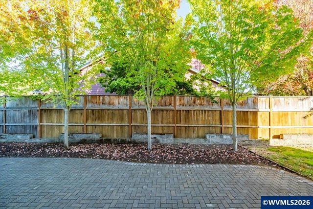2389 Scenic Dr NW, Albany, OR 97321