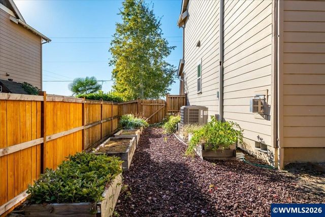 2389 Scenic Dr NW, Albany, OR 97321