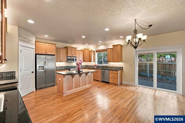 2389 Scenic Dr NW, Albany, OR 97321