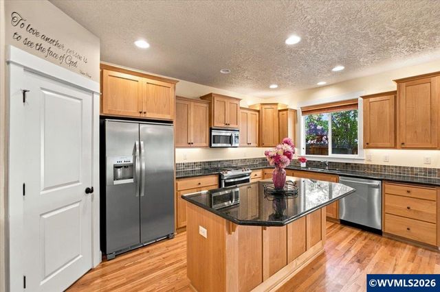 2389 Scenic Dr NW, Albany, OR 97321